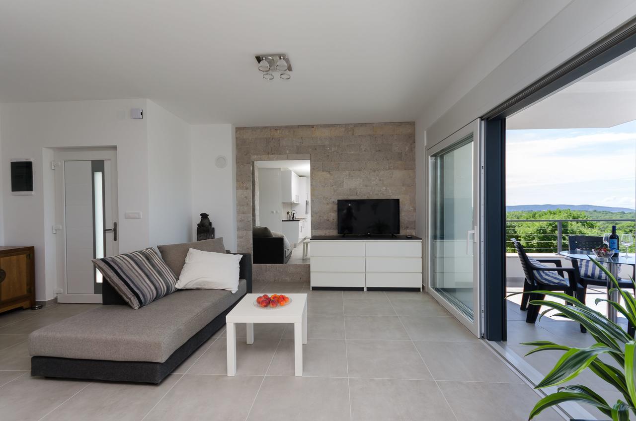Apartments Residence Romance Пинезичи Экстерьер фото