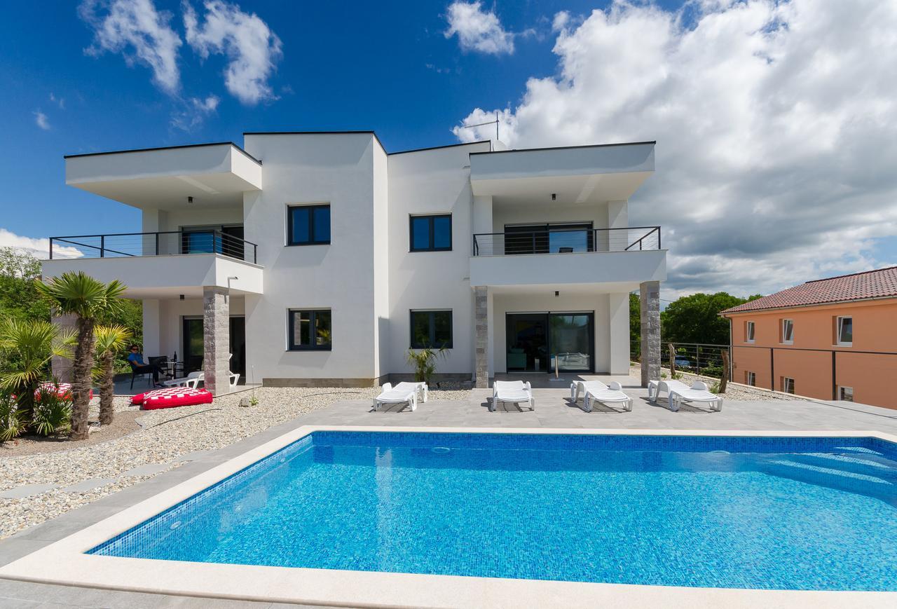 Apartments Residence Romance Пинезичи Экстерьер фото