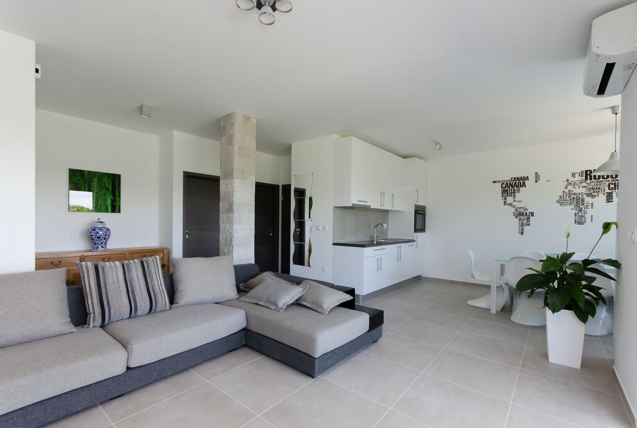 Apartments Residence Romance Пинезичи Экстерьер фото