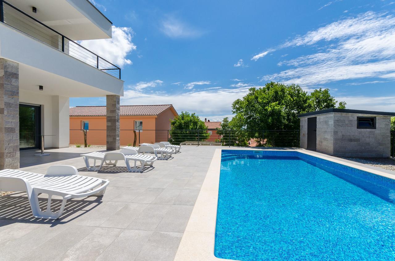 Apartments Residence Romance Пинезичи Экстерьер фото